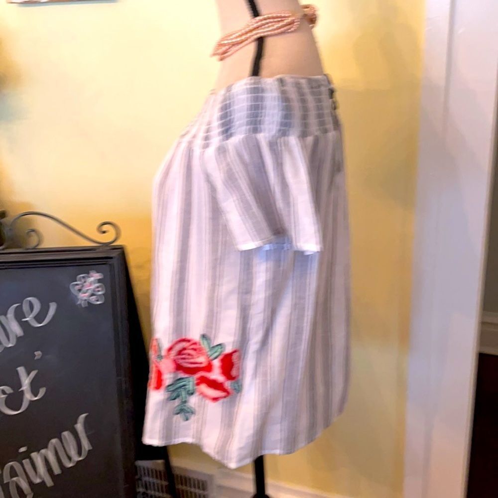 *Stitch Fix* NWT Sz M ALICE blue Embroidered Top - Picture 6 of 9